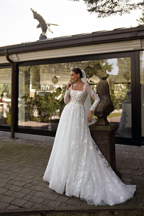 Luxurious Lace Wedding Dress with Semi-Transparent Corset and Embroidered Sequins - Elegant and Romantic for the Big Day