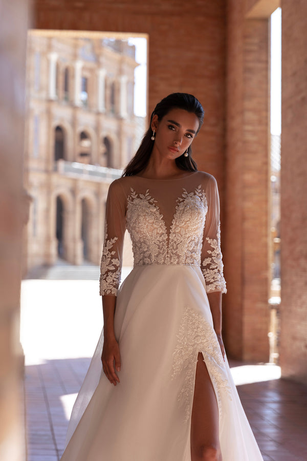 Elegant Wedding Dress with Beaded Guipure Corset and Tulle Skirt with Train