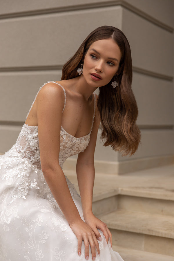 Spaghetti Straps Wedding Dress with Short Puffy Sleeves