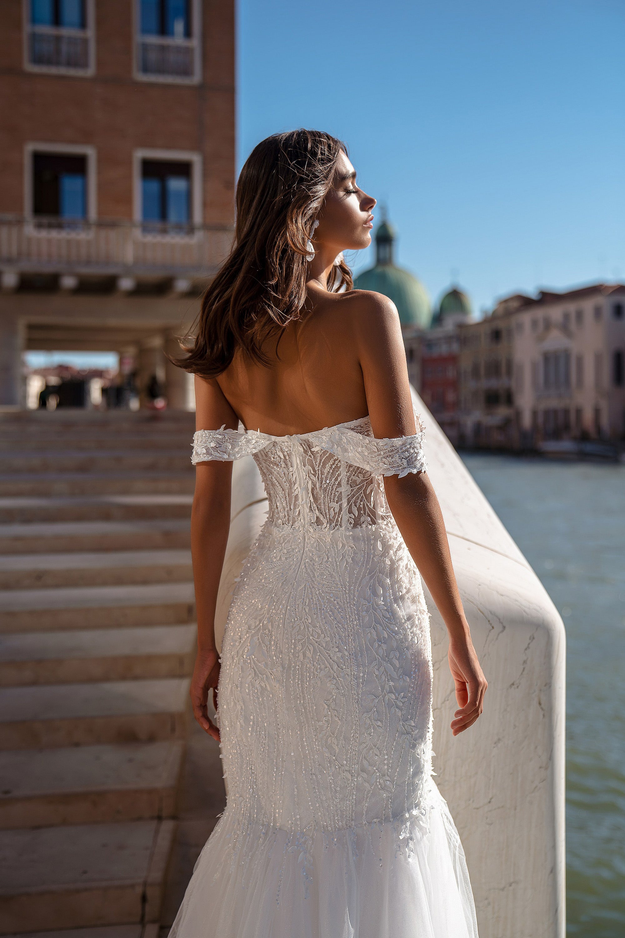 Mermaid Wedding Dress with Off-the-Shoulder Lace Bodice