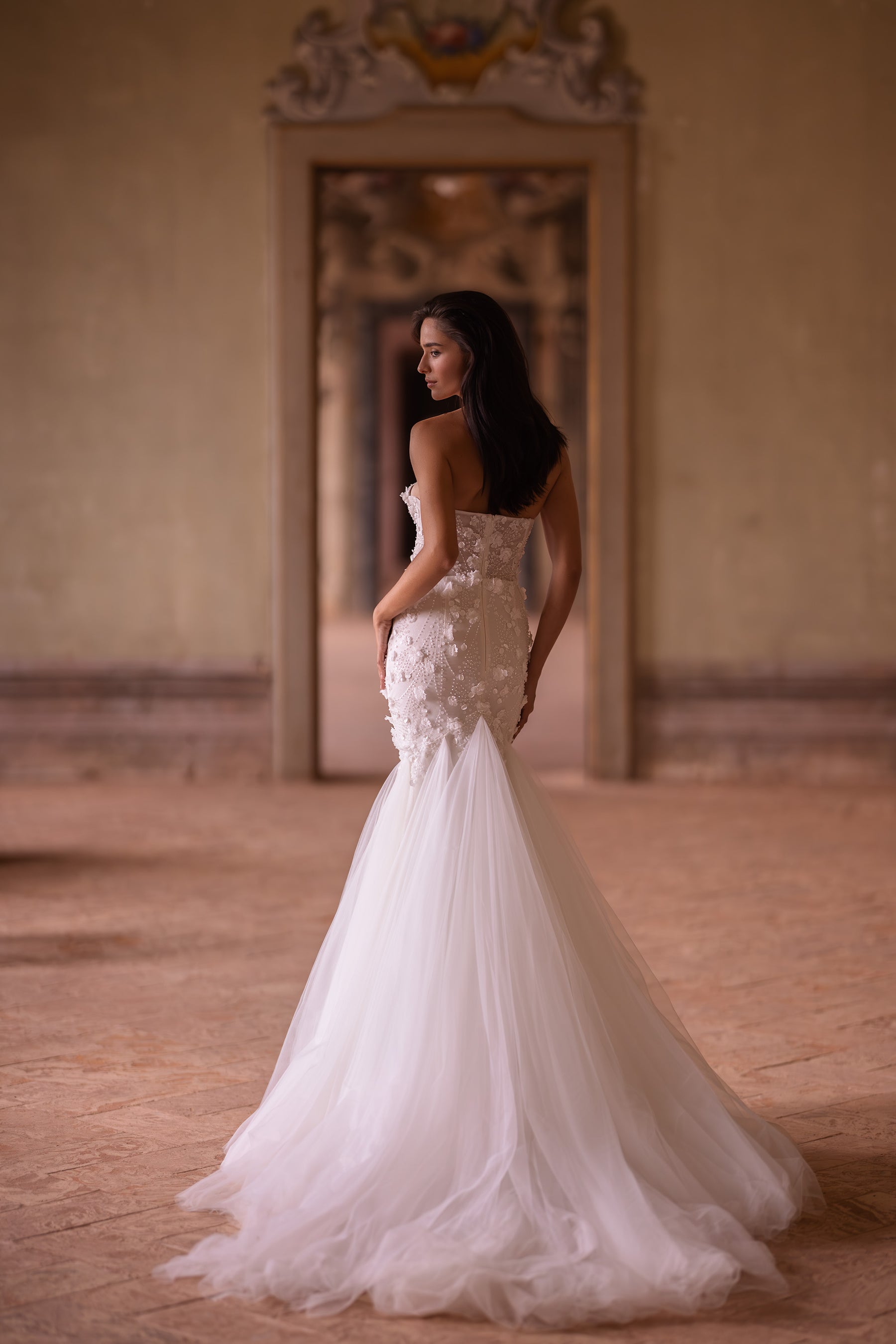 Elegant Mermaid Dress with Additional Sleeves, and Long Tulle Train