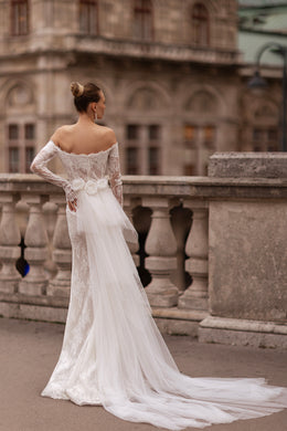 Mermaid Lace Wedding Dress with Lace Appliqués, Off-the-Shoulder Neckline, Long Sleeves, Embroidery, Chapel Train