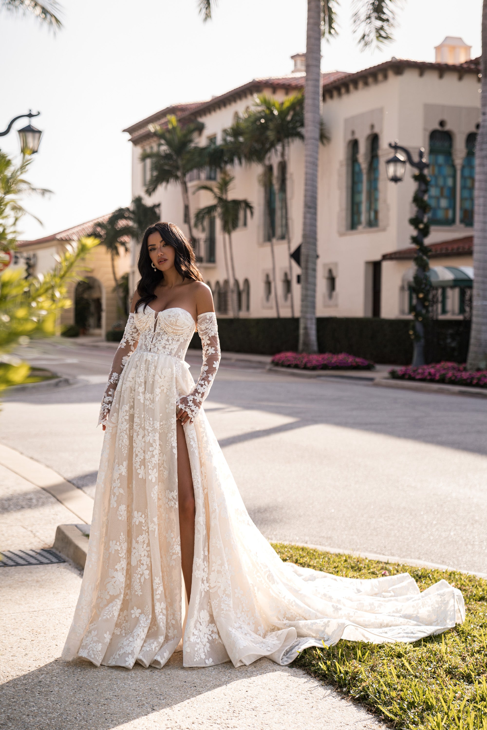 Floral Lace A-Line Wedding Dress with Detachable Sleeves