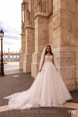 Sparkly Lace Tulle A-Line Wedding Dress with Spaghetti Straps