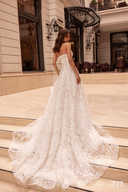 Floral Lace 2-in-1 Mini Wedding Dress with Detachable Overskirt