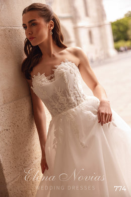 Strapless Floral Lace Ball Gown Wedding Dress with Tulle Skirt