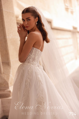 Strapless Floral Lace Ball Gown Wedding Dress with Tulle Skirt
