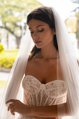 2.6x3m Classic Mesh Veil Bundle with Guipure, Beads, Sequins & Voluminous Flowers
