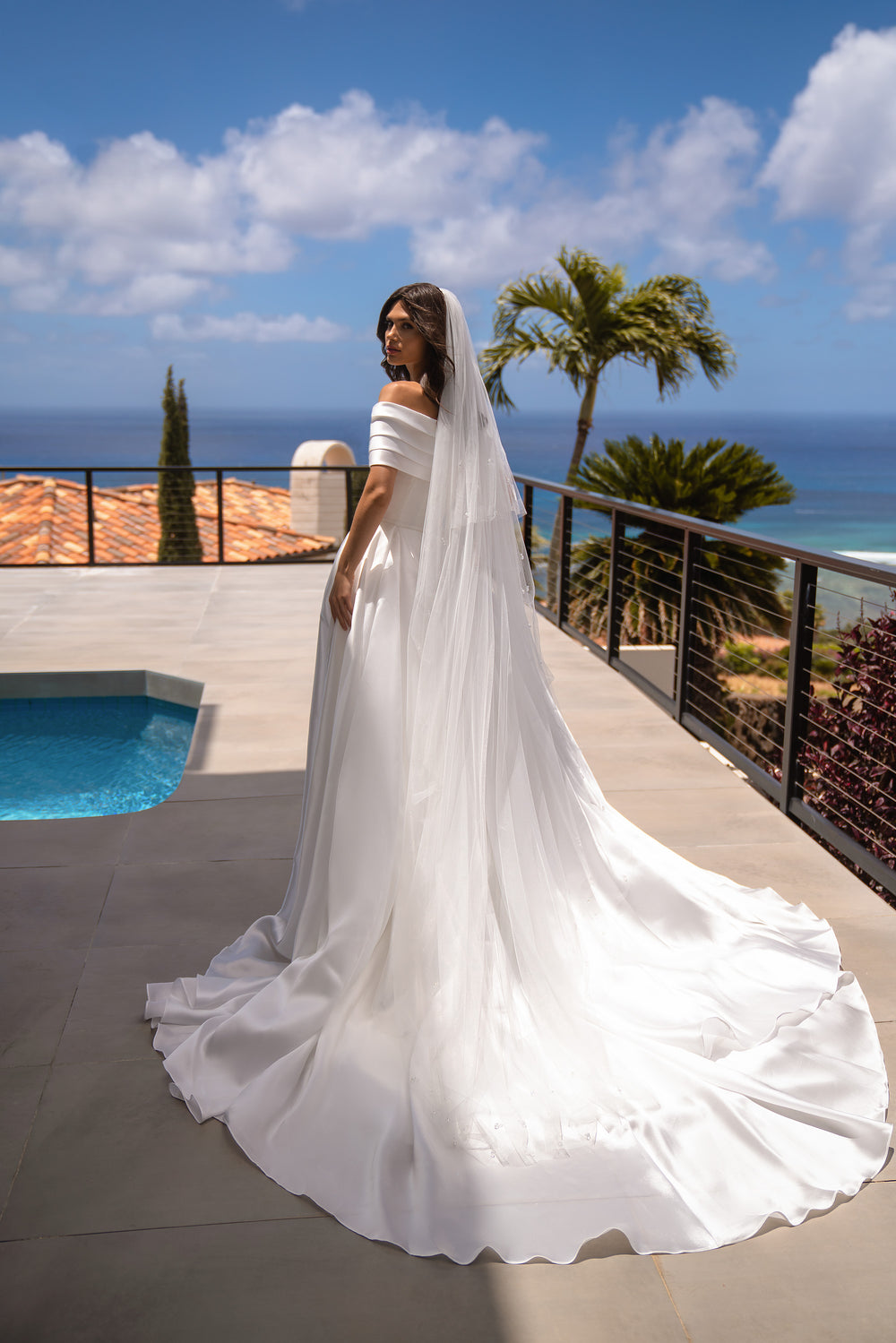 Romantic 2.3x3m (3x3m) Veil with Lapel and Embroidered Drop Crystal Imitation of Rain
