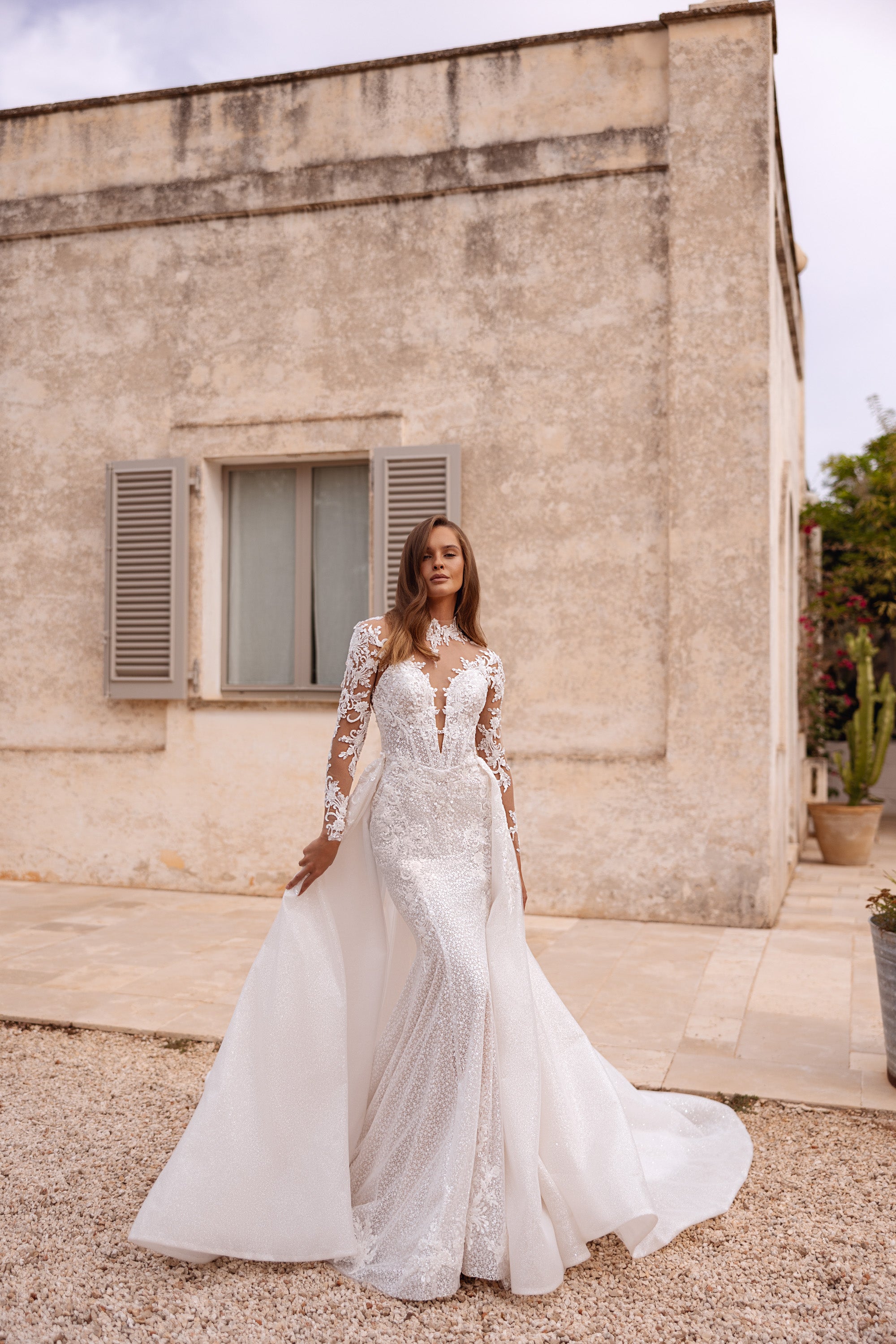 2-in-1 Sparkly Mermaid Wedding Dress with Lace Sleeves