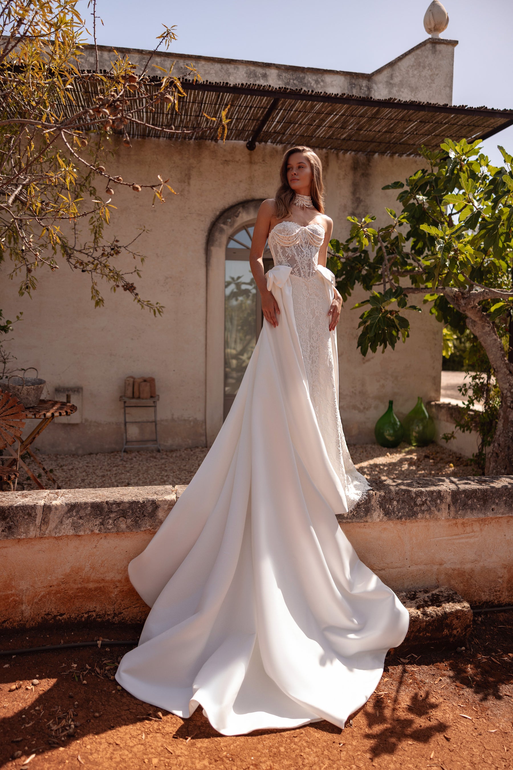 2-in-1 Sweetheart Lace Sheath Wedding Dress with Detachable Overskirt