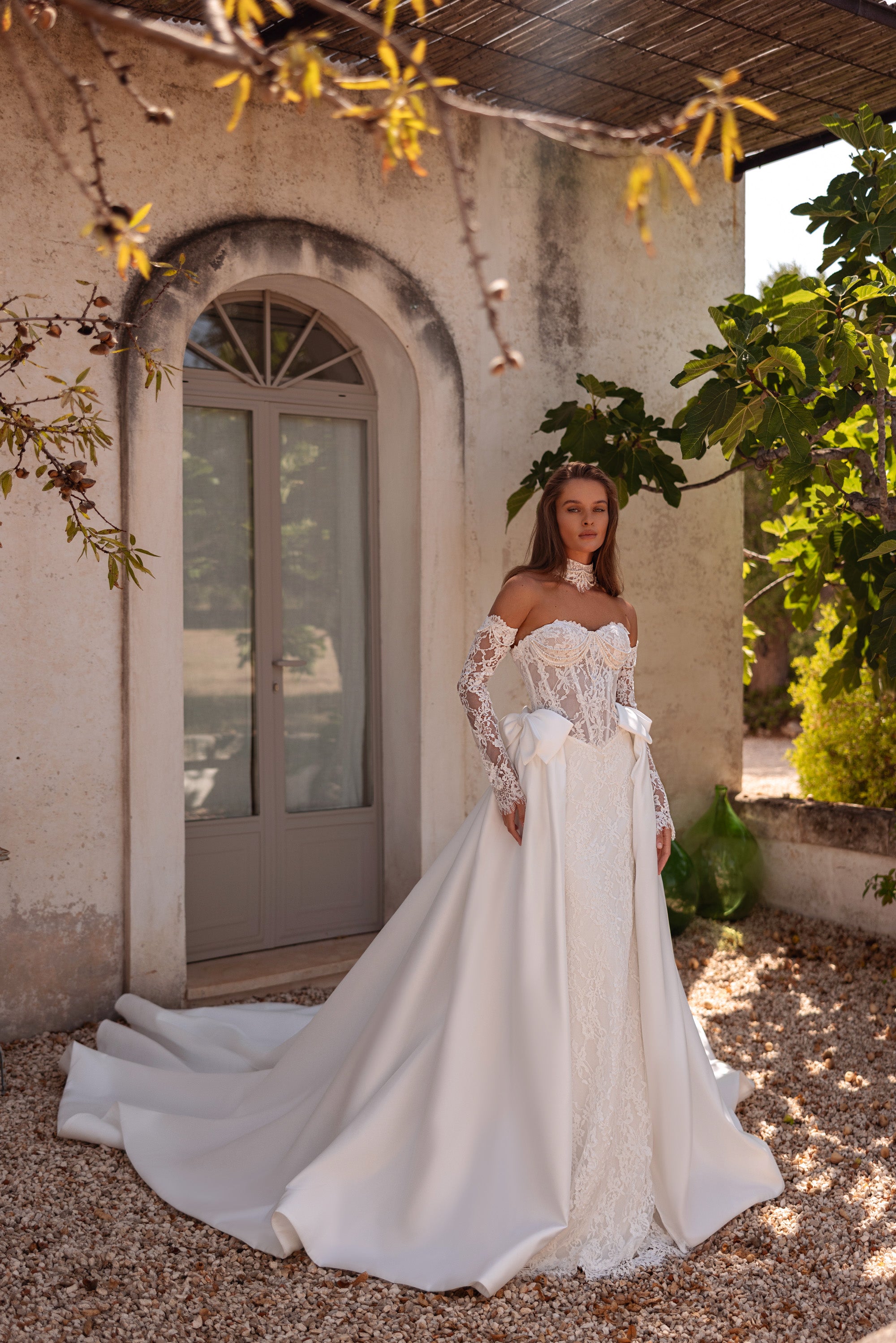 2-in-1 Sweetheart Lace Sheath Wedding Dress with Detachable Overskirt
