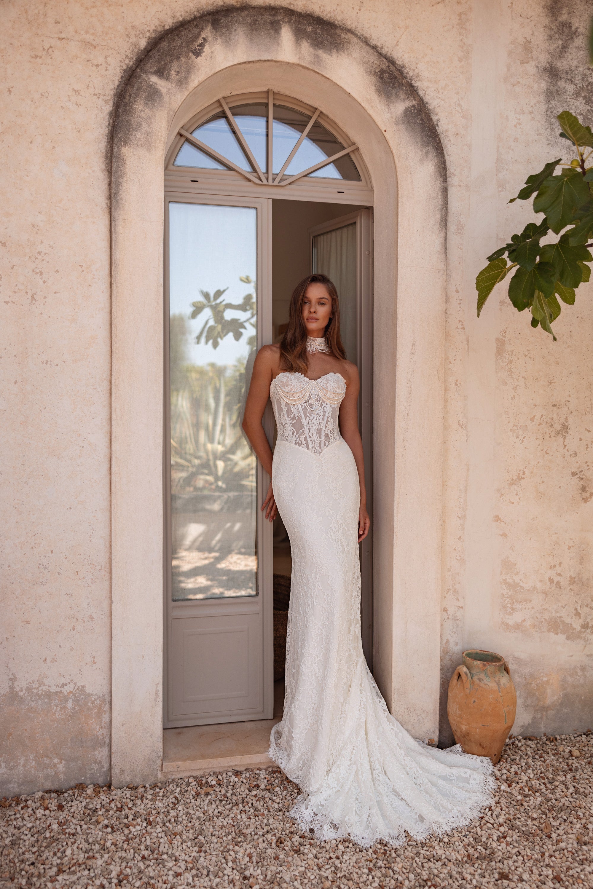 2-in-1 Sweetheart Lace Sheath Wedding Dress with Detachable Overskirt