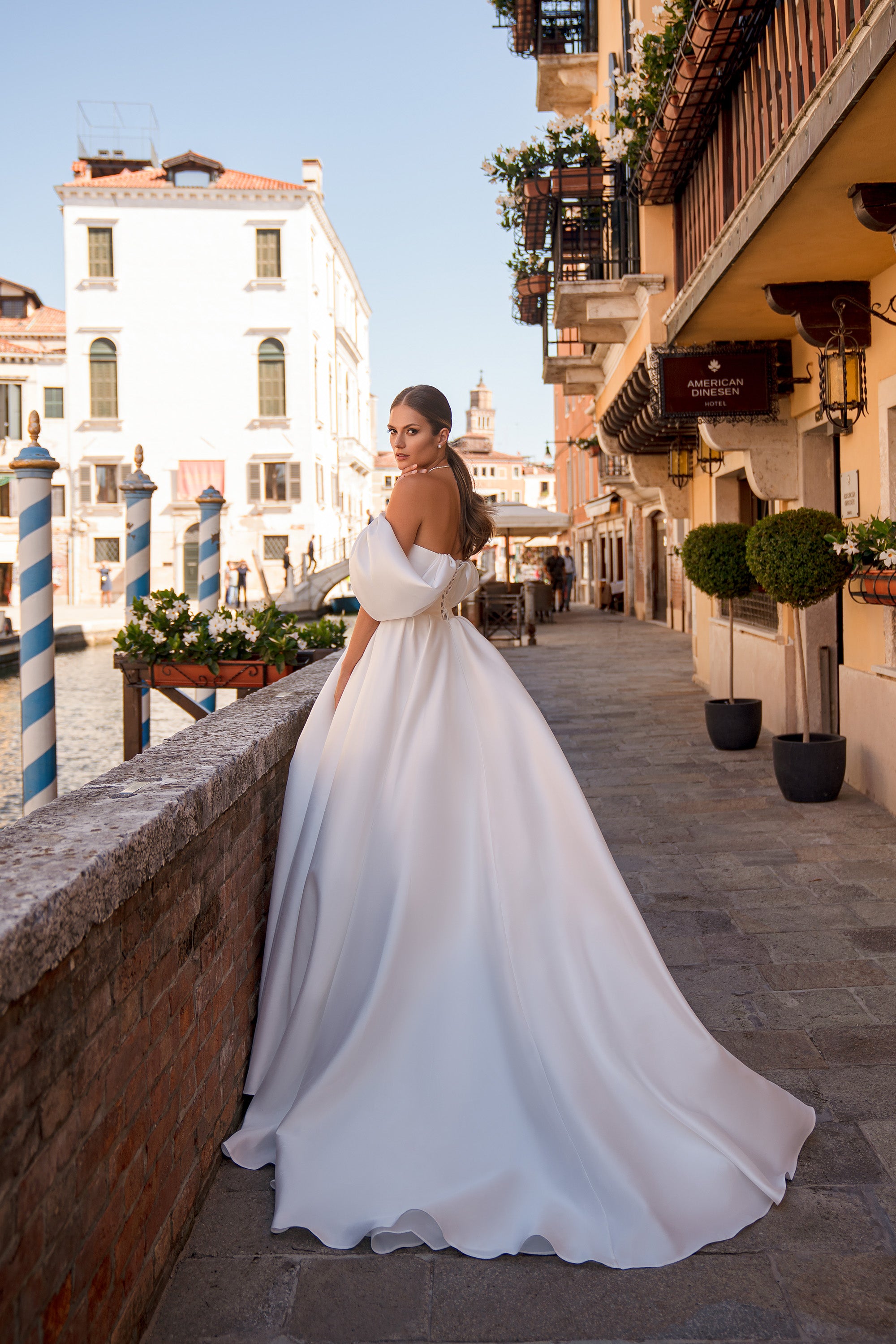 Ball Gown Wedding Dress with Detachable Off-The-Shoulder Sleeves