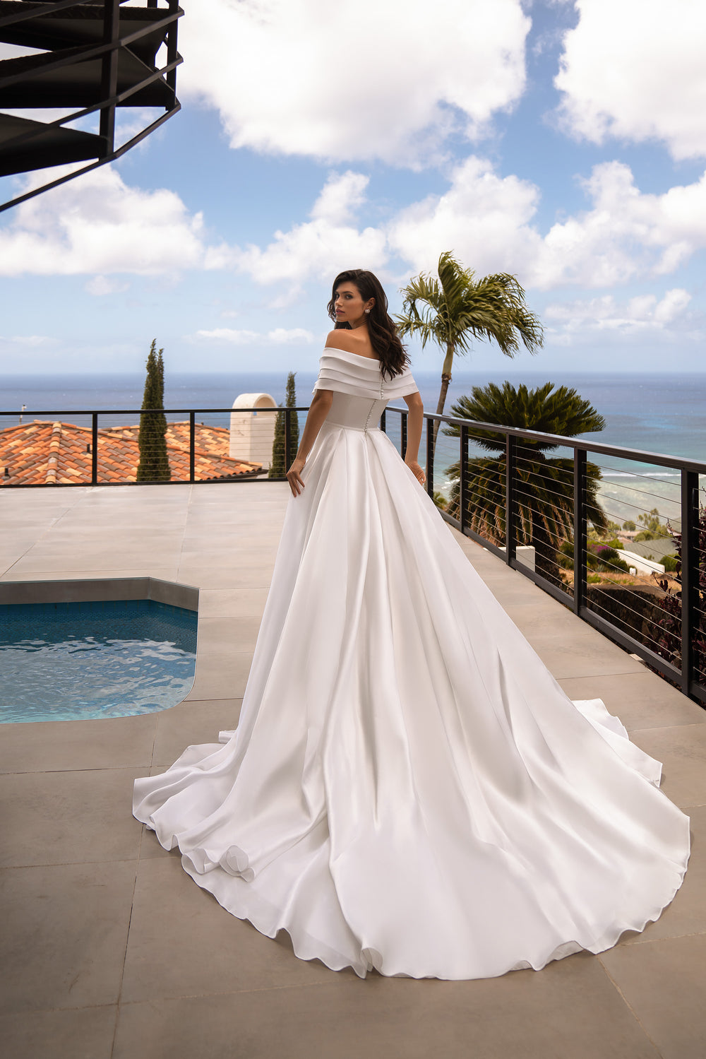 Romantic Wedding Dress in Minimalism Style - Elegant Corset, Open Shoulders, Detachable Sleeves, Delicate Crystal Belt