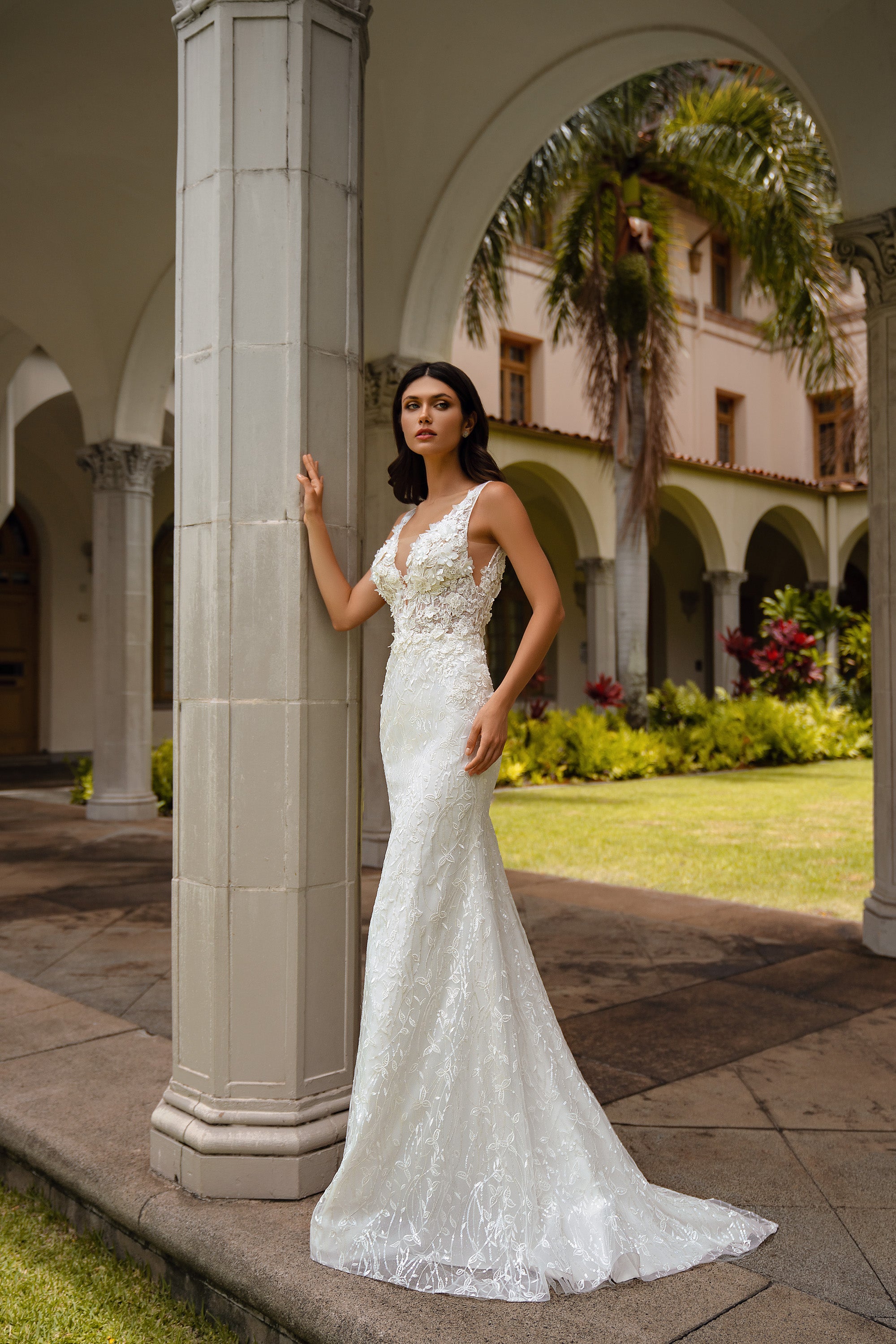 Mermaid Wedding Dress with V-Neck and Detachable Overskirt