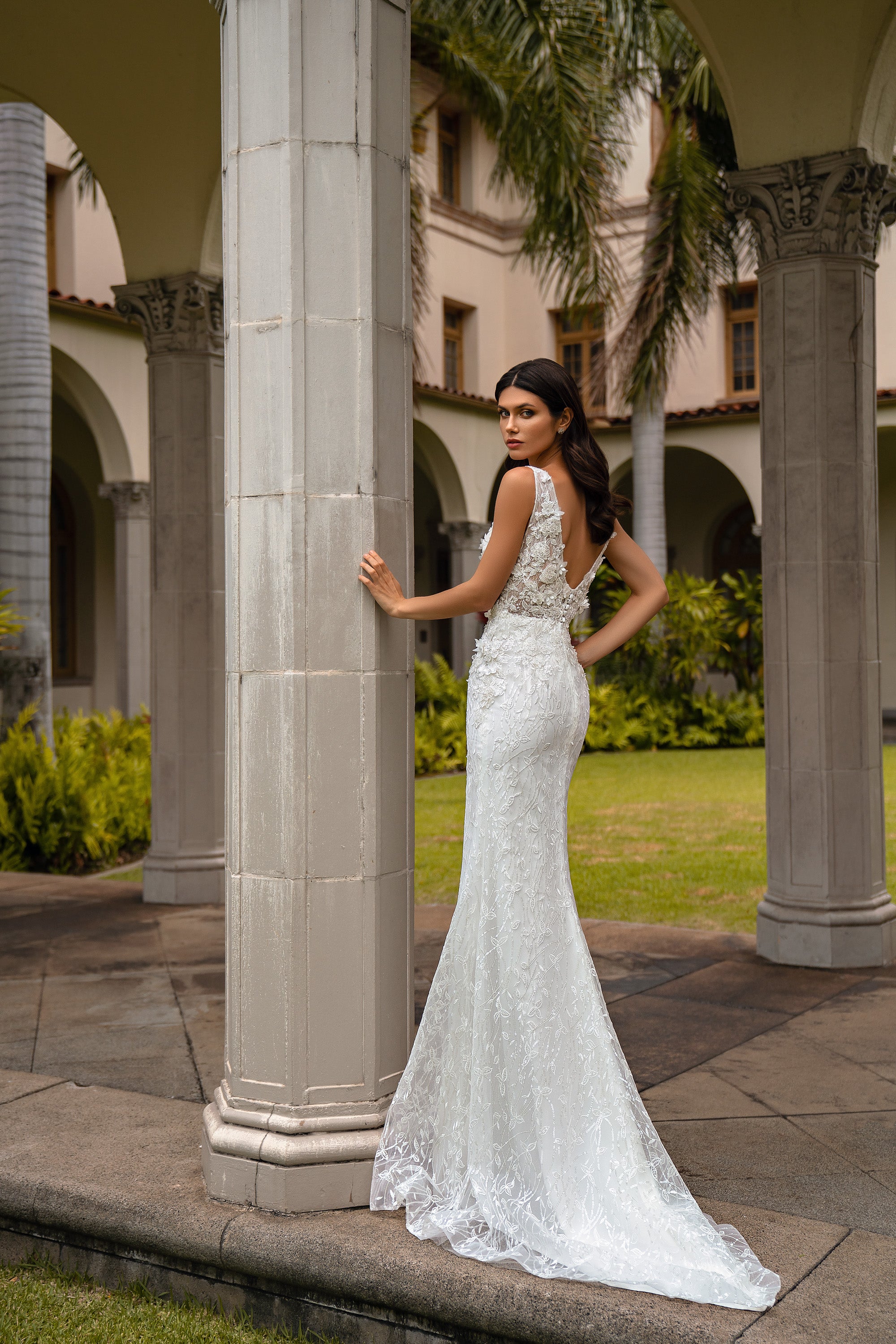 Mermaid Wedding Dress with V-Neck and Detachable Overskirt