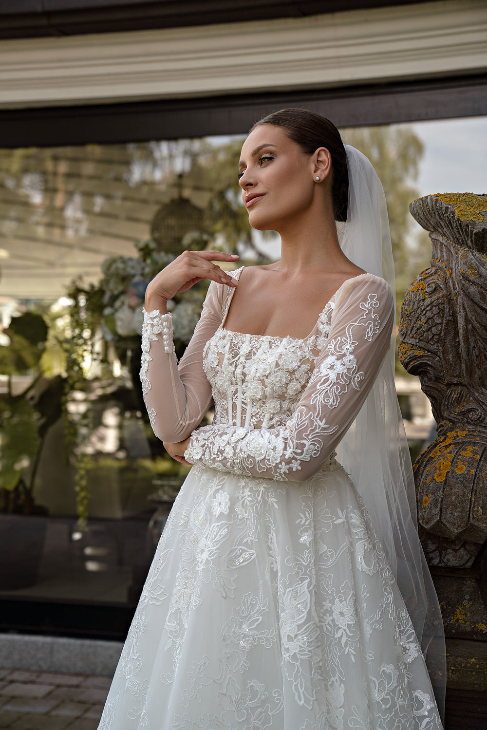 Luxurious Lace Wedding Dress with Semi-Transparent Corset and Embroidered Sequins - Elegant and Romantic for the Big Day