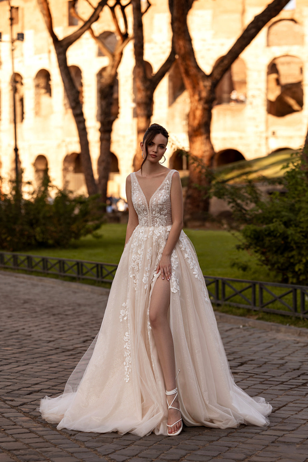 Exquisite A-Line Wedding Dress With Lace Appliqués And Beading, Plunging V-Neck, Sleeveless, Tulle Skirt