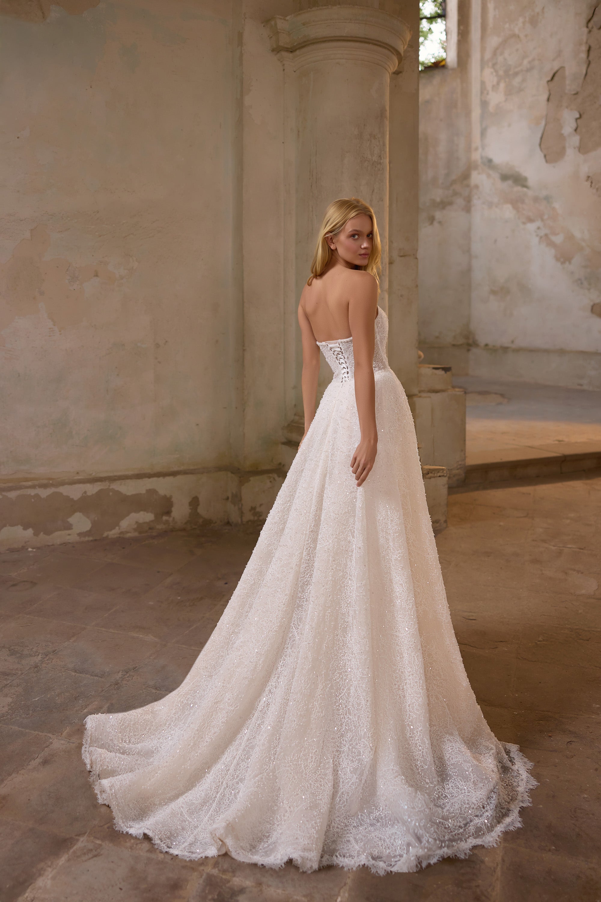 Luxury Sparkling Lace Ball Gown Wedding Dress with Detachable Off-the-Shoulder Sleeves