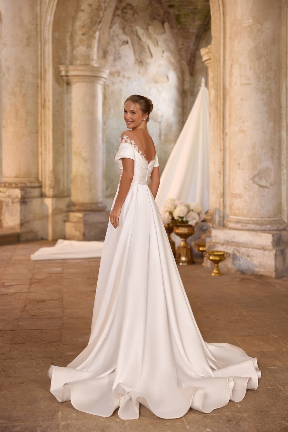 2-in-1 Satin A-Line Wedding Dress with Detachable Sleeves and Slit