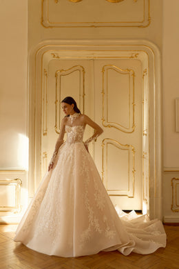 Luxury Ball Gown Wedding Dress with Detachable Lace Choker
