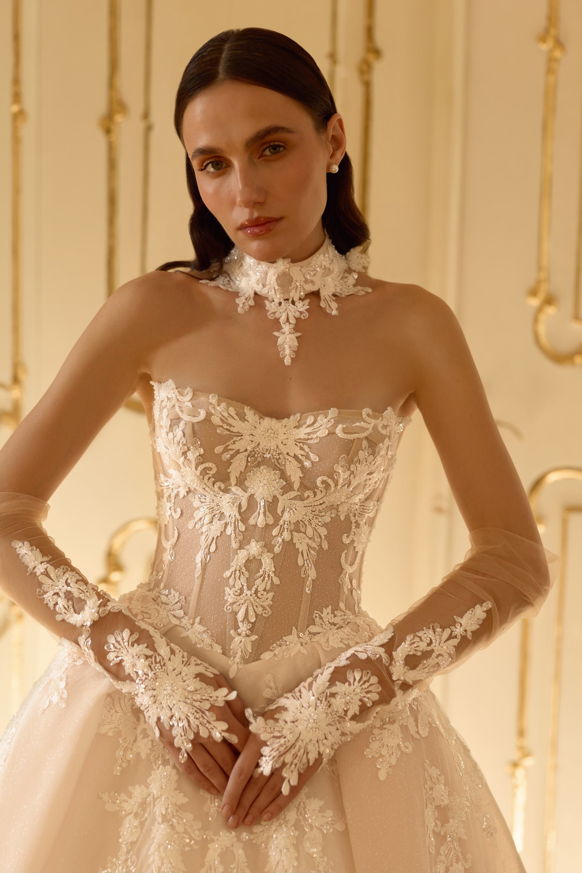 Luxury Ball Gown Wedding Dress with Detachable Lace Choker