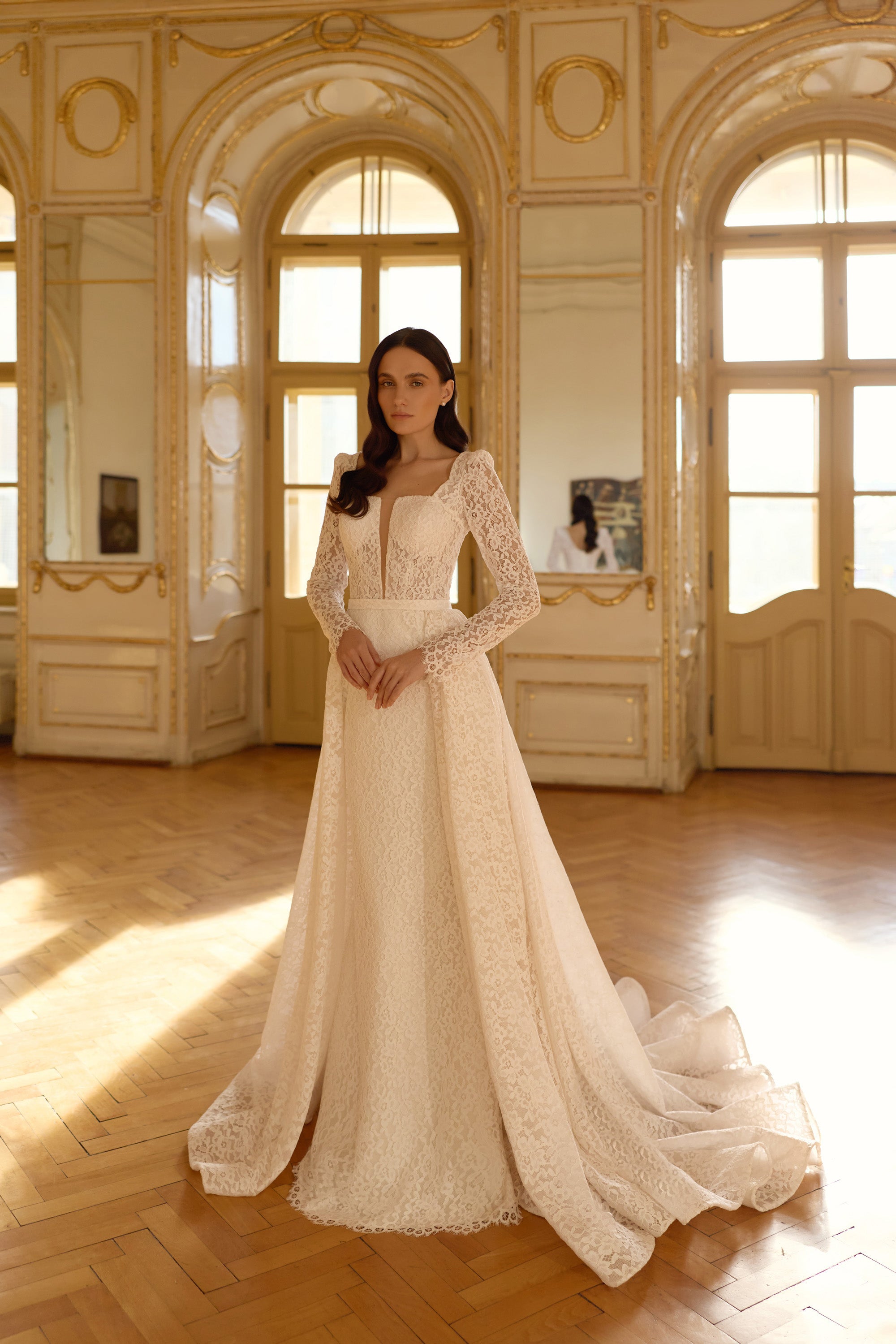Luxury Lace 2-in-1 Wedding Dress with Detachable Overskirt and Long Sleeves