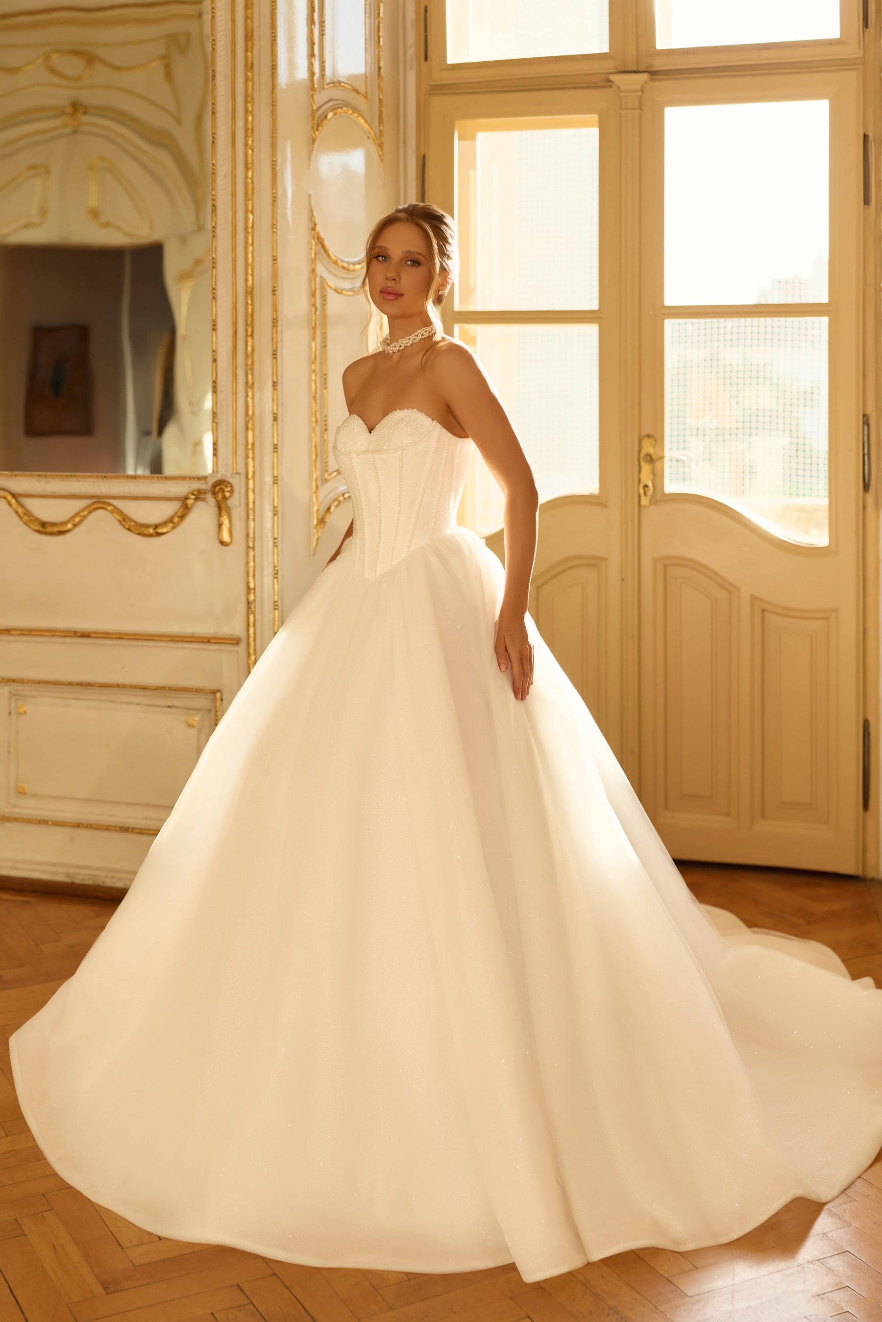 Luxury Sparkly Ball Gown Wedding Dress with Corset Bodice and Sweetheart Neckline