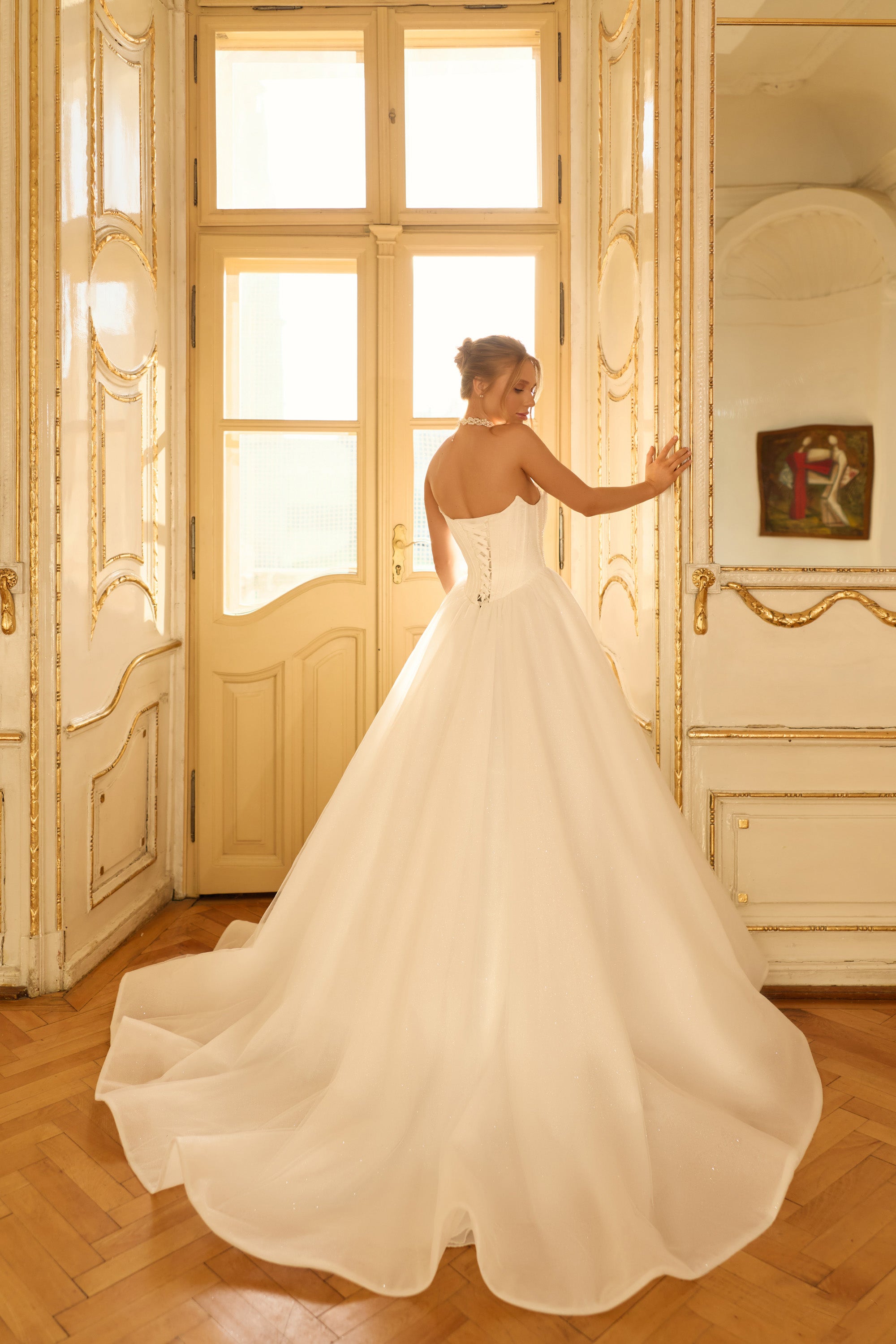 Luxury Sparkly Ball Gown Wedding Dress with Corset Bodice and Sweetheart Neckline