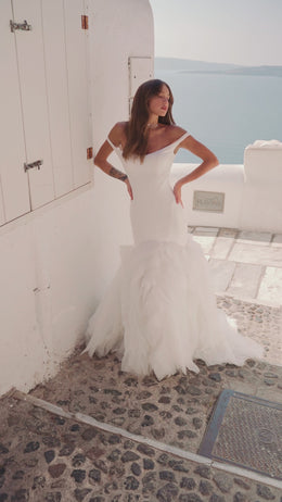 Mermaid Wedding Dress with Off-the-Shoulder Neckline and Ruffled Skirt