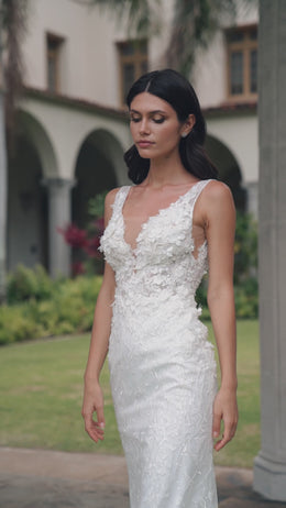 Mermaid Wedding Dress with V-Neck and Detachable Overskirt
