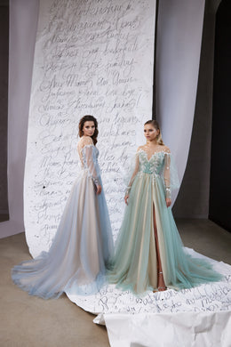 V-Neck Tulle Sheath Evening Dress with Slit for Special Occasions and Proms