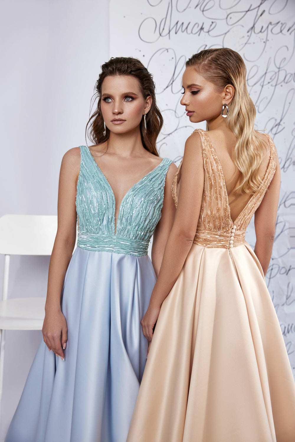 Women's V-Neck Sleeveless Satin Party Dress with Pockets