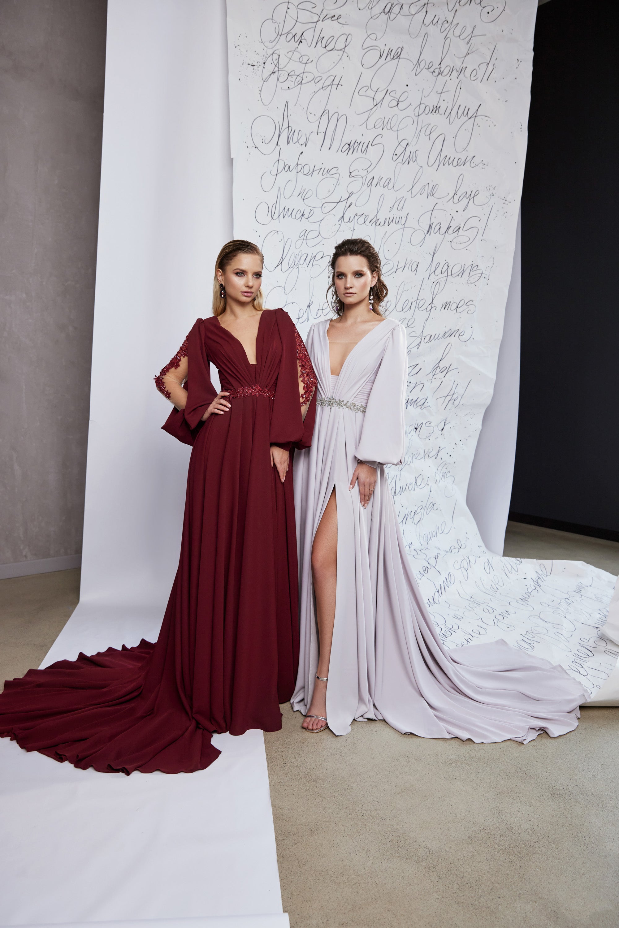 Women's Elegant V-Neck Evening Dress with Slit, Long Sleeves, and Long Train