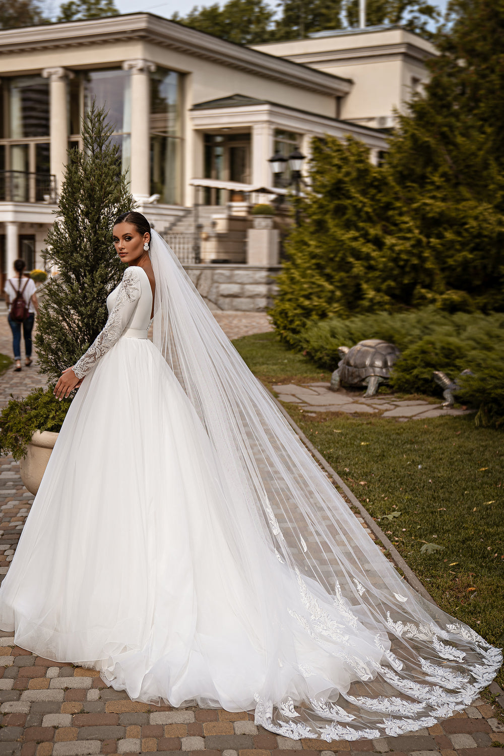 Classic Tulle Veil "Bundle" with Guipure, Beads, Pearls, Sequins and Crystal - 2.6x3.0m