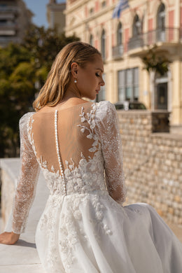 Luxurious Rich Wedding Dress with Voluminous Sequined Chantilly Sleeves, Attractive V-Neck Corset and Embellished with Embroidered Beaded Guipure
