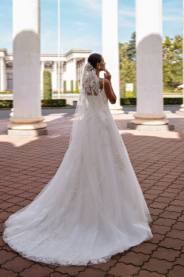 Elegant 2.0x1.5m Tulle Veil with Guipure Embroidery, Beads, Sequins, Pearls and Crystal Accents