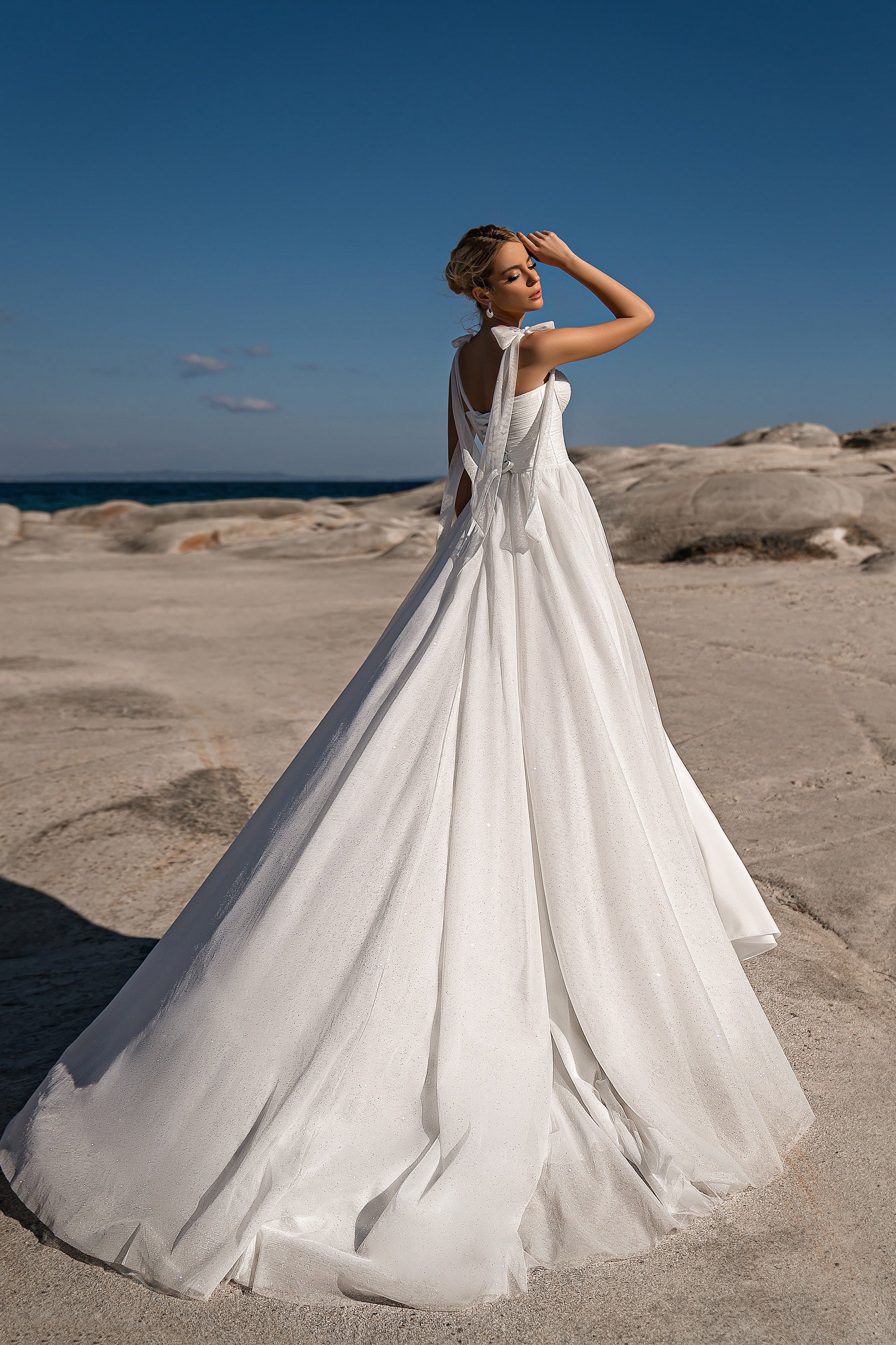 A-Line Glitter Tulle Wedding Dress with Sweetheart Neckline