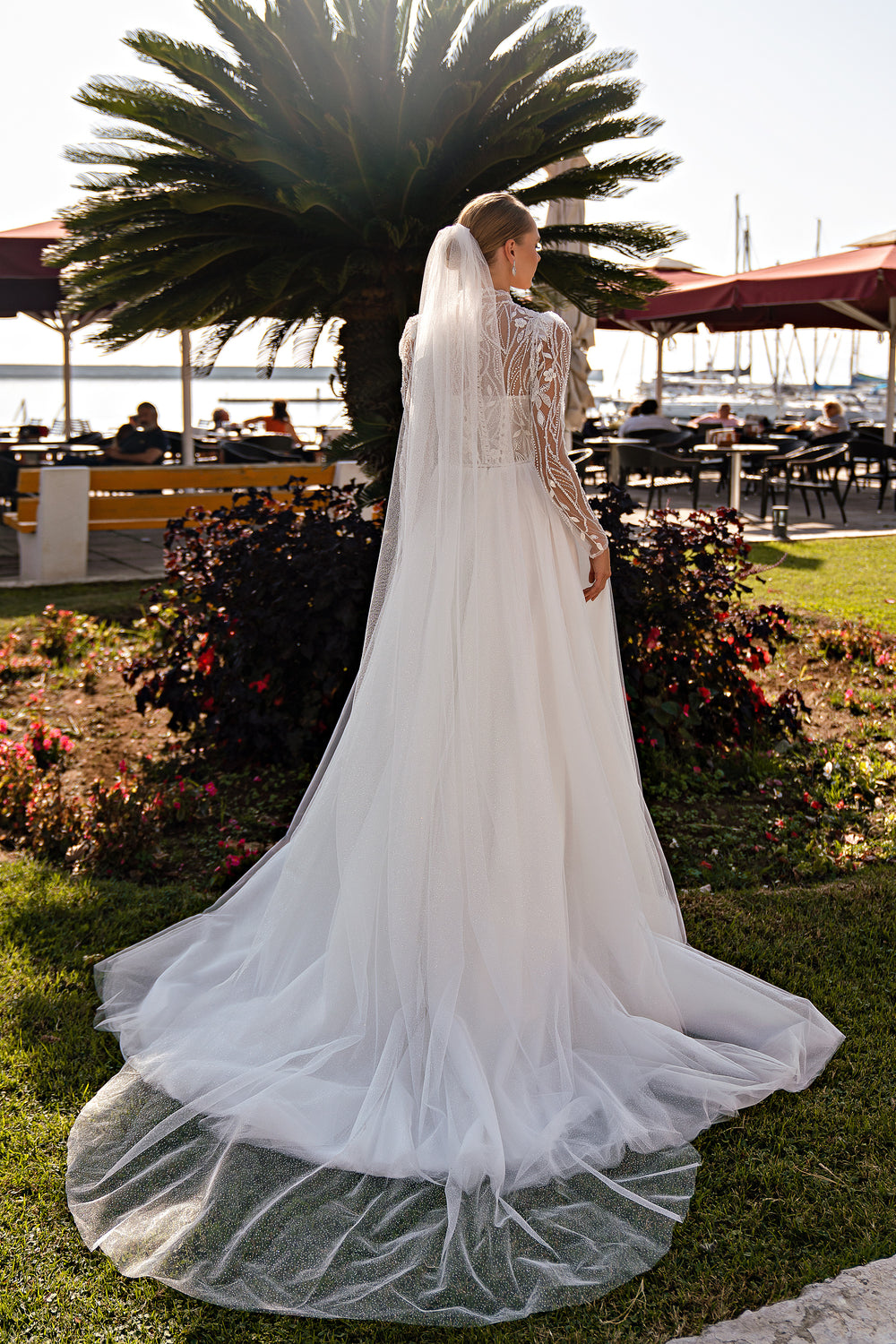 Shiny Veil with Loop Top for Weddings