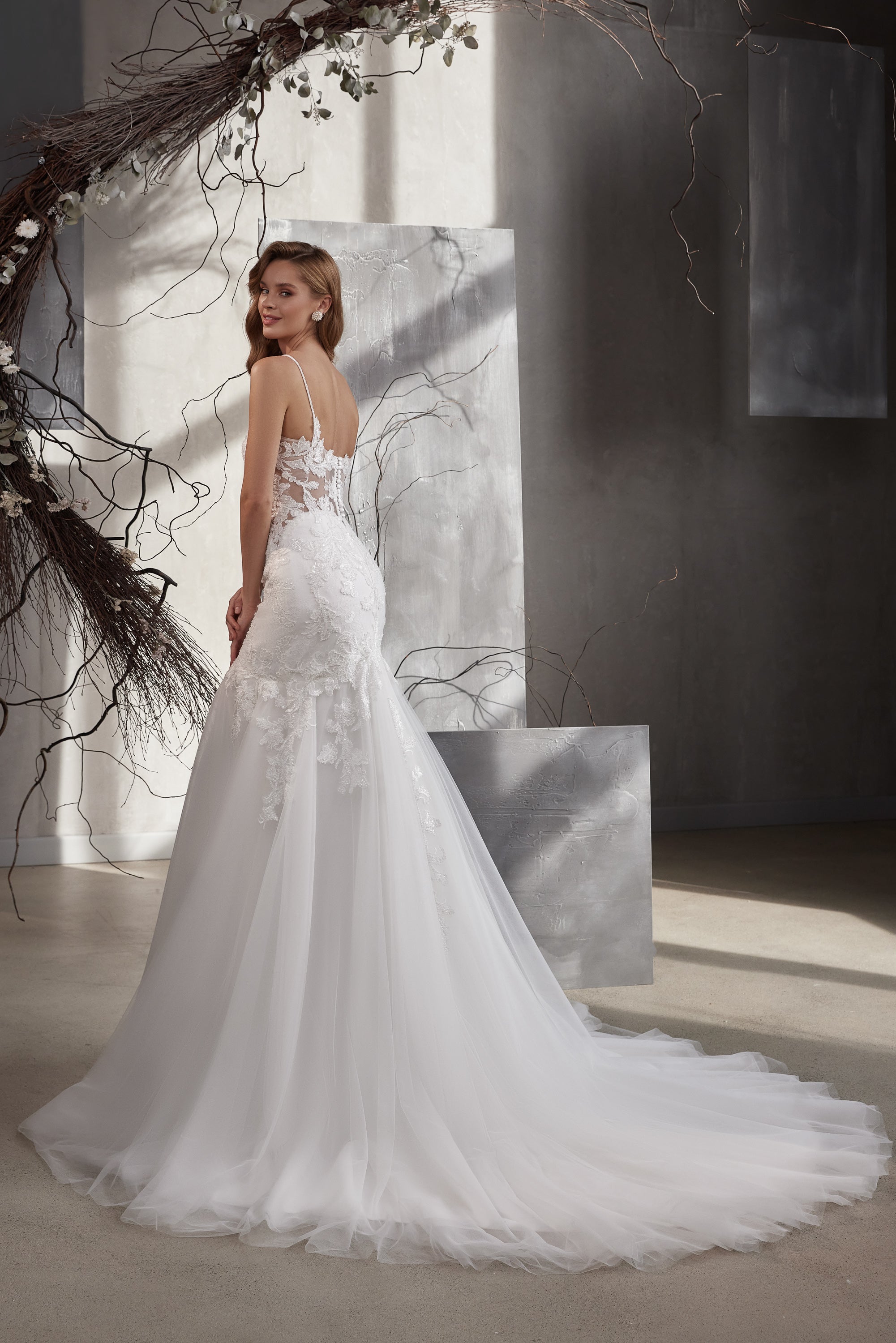 Mermaid Wedding Dress with Detachable Puff Sleeves