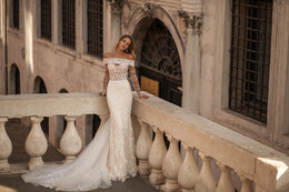 Sweetheart Mermaid Bridal Dress with Detachable Long Sleeves, Flower Lace and Tulle Long Train