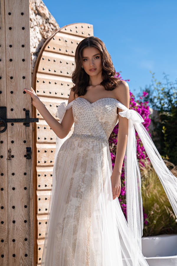 Luxurious Off-the-Shoulder Guipure Wedding Dress Set with Detachable Skirt and Decorated Train