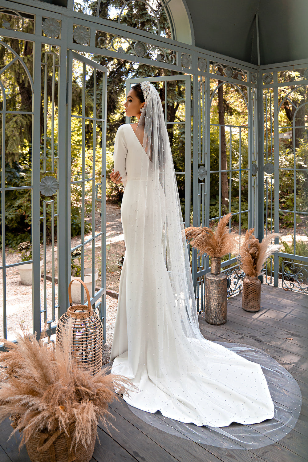 Pearl-Decorated Tulle Veil Bundle 2.6x1.5m with Hair Loops