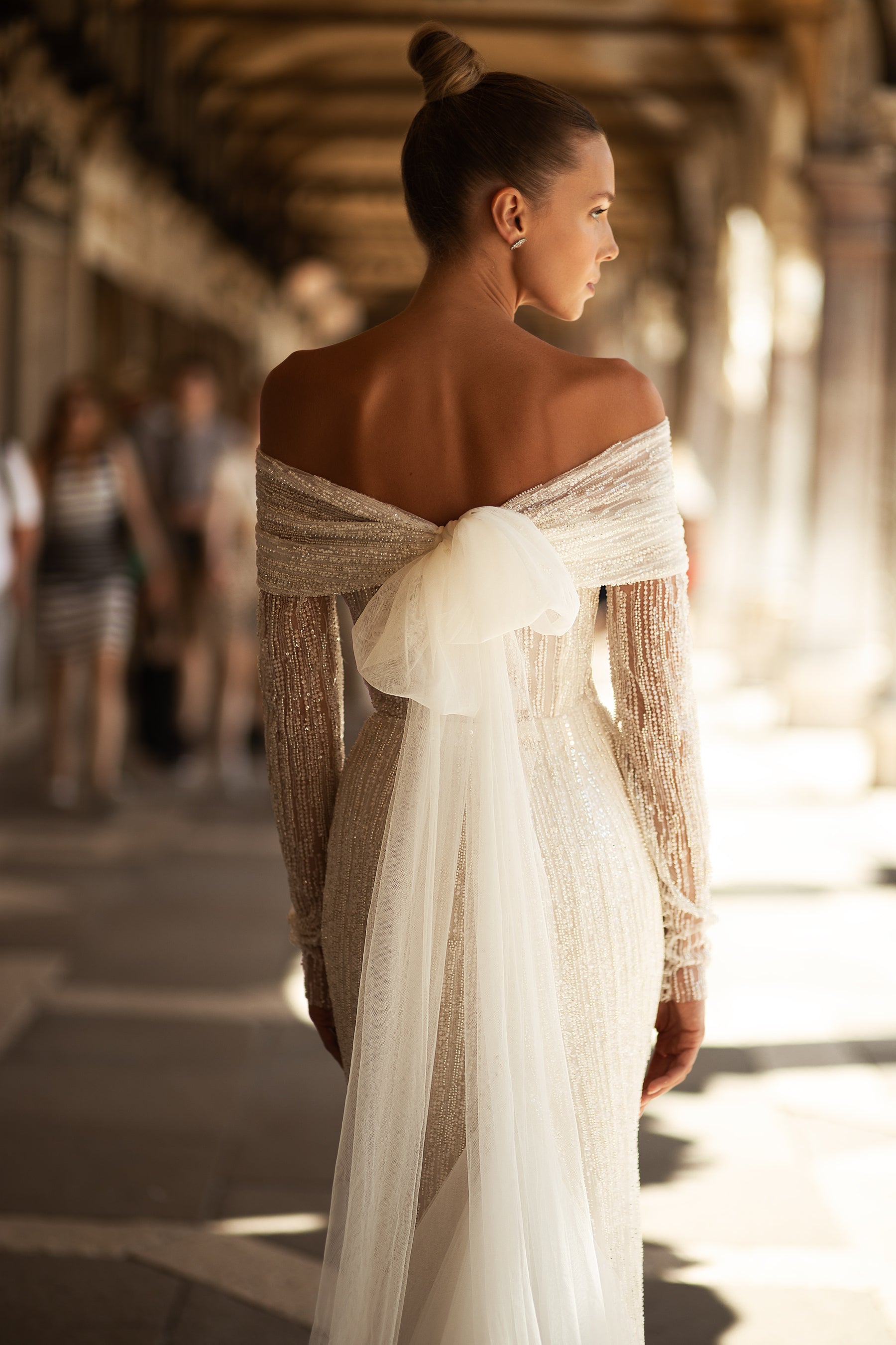 Elegant Sweetheart Wedding Gown with Detachable Tulle Train, and Long Sleeves