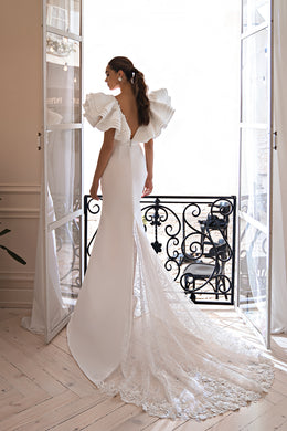 Mermaid Silhouette Wedding Dress with Detachable Design Element, V-Neckline, Guipure Embroidery, and Beads, Pearls, and Sequins