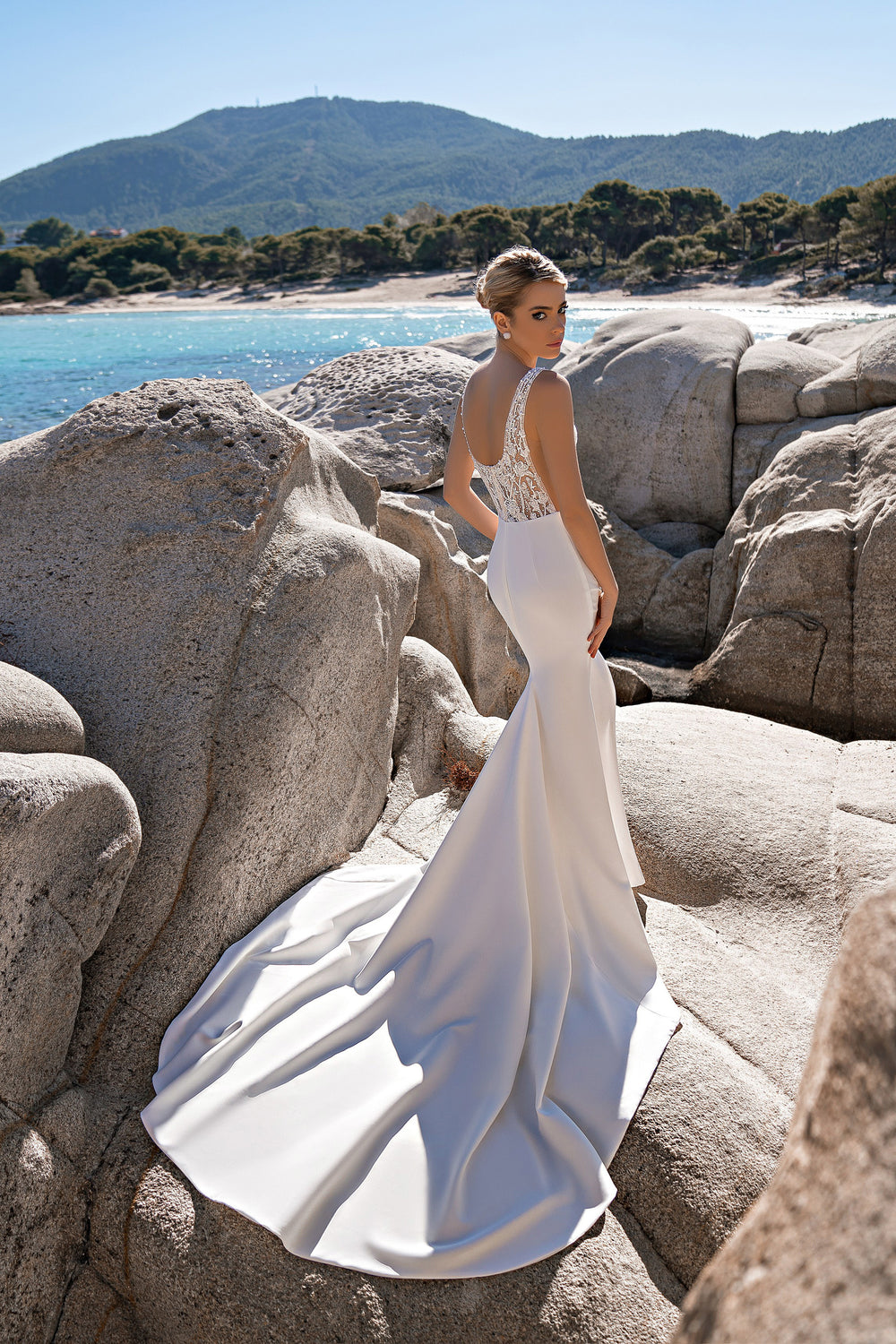 Beautiful Wedding Dress with Chapel Train, Sleeveless Sheath, Sequins and Scoop Neck