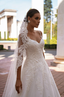 Elegant 2.0x1.5m Tulle Veil with Guipure Embroidery, Beads, Sequins, Pearls and Crystal Accents