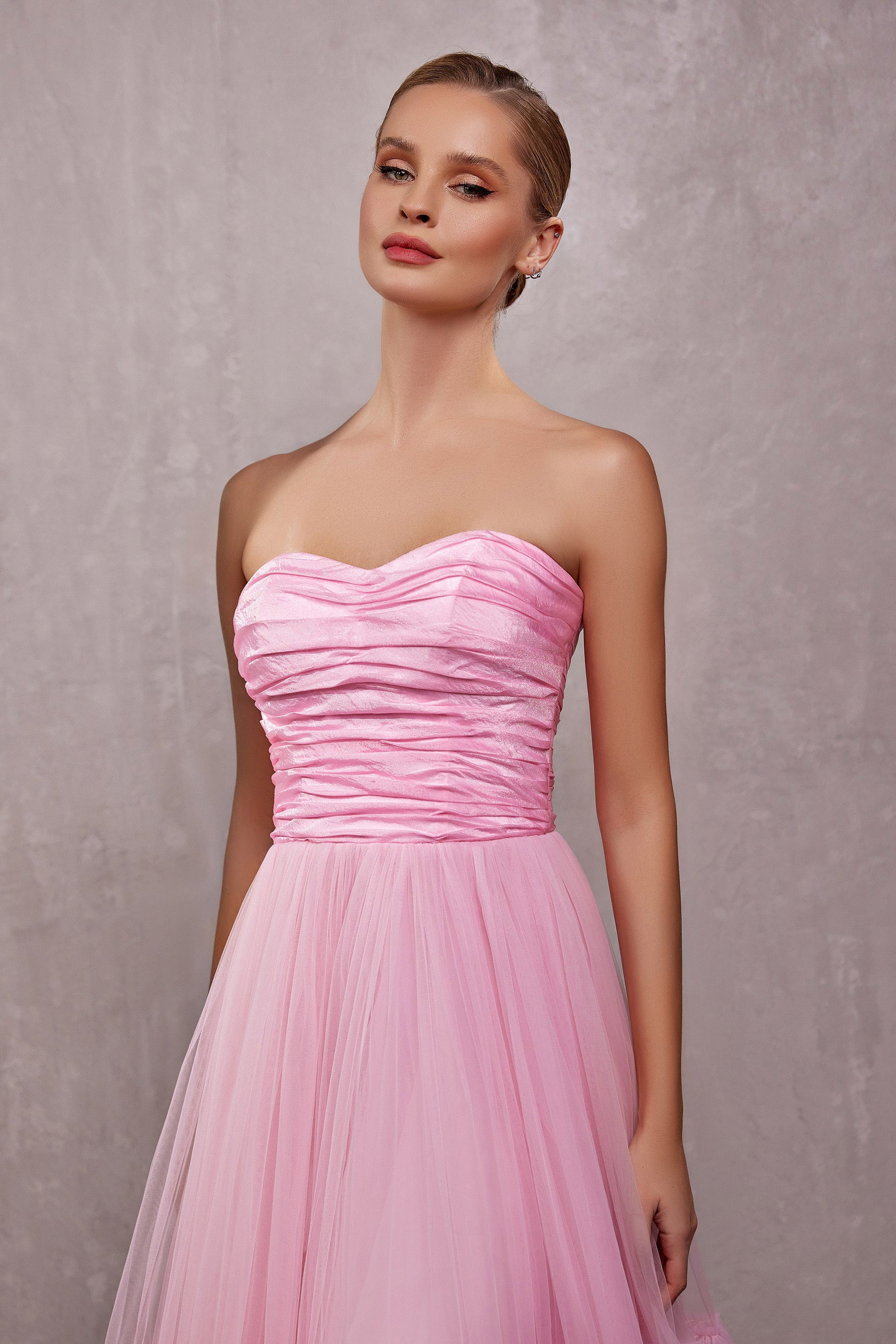 Women's Pink Tulle Prom Dress - Elegant and Stylish Evening Gown