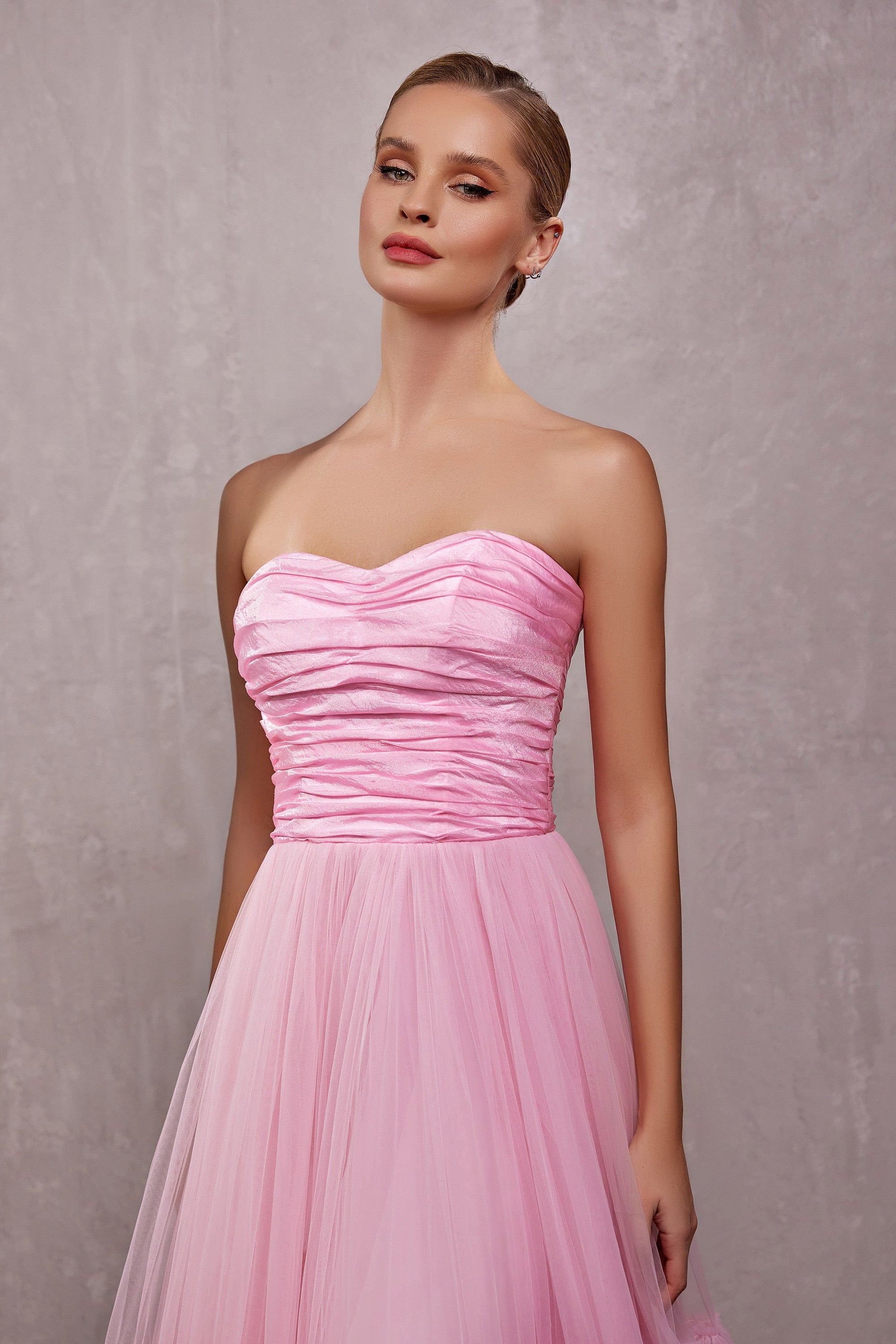 Women's Pink Tulle Prom Dress - Elegant and Stylish Evening Gown